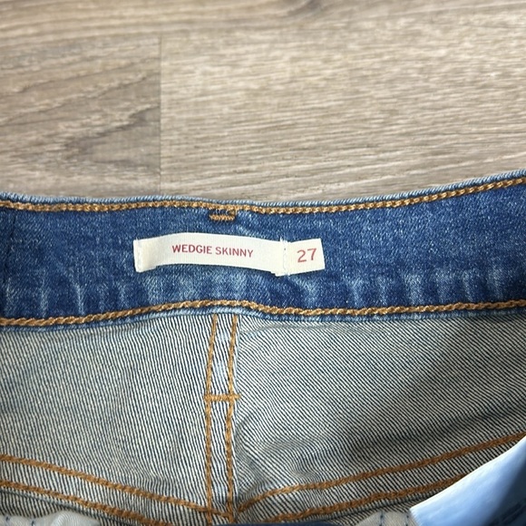 Levi’s High Rise Wedgie Skinny Jeans Distressed Blue Women’s Sz 27 - Picture 3 of 12